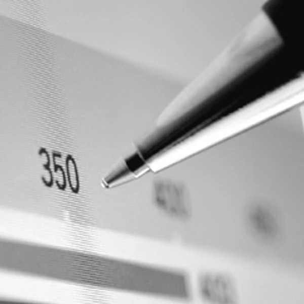 Adaptive trial designs for efficient research
