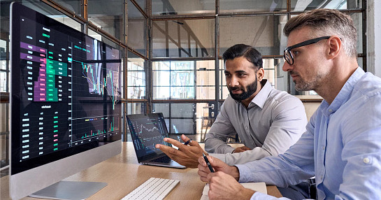 people_on_computer_with_data