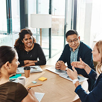 business_team_meeting