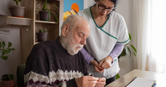 Alzheimer's patient and doctor