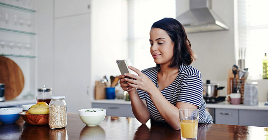 Patient-using-phone