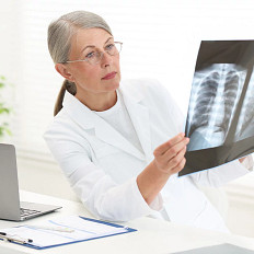 woman with pulmonary scan